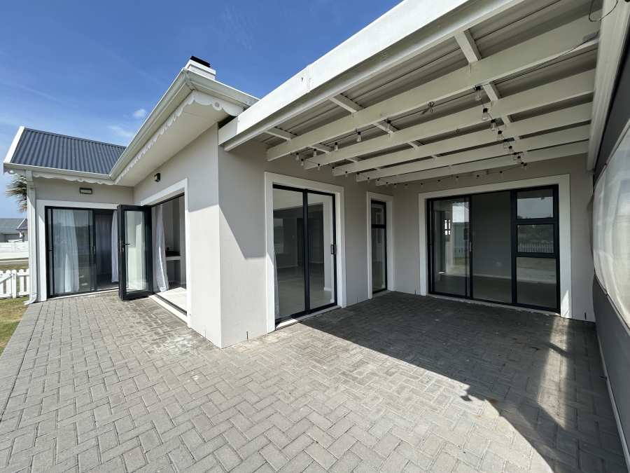 3 Bedroom Property for Sale in Marina Martinique Eastern Cape